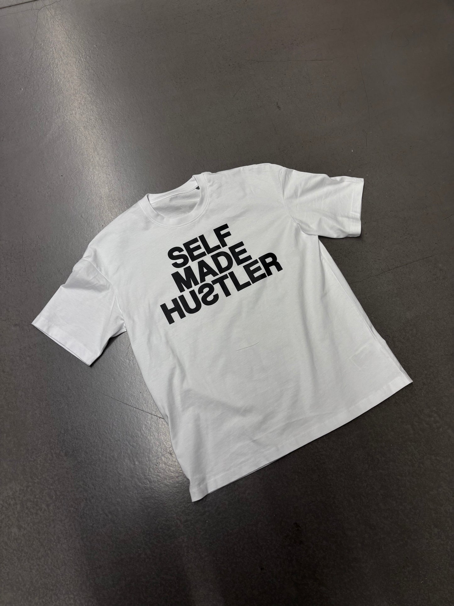 Hustlers Tee ⭐️