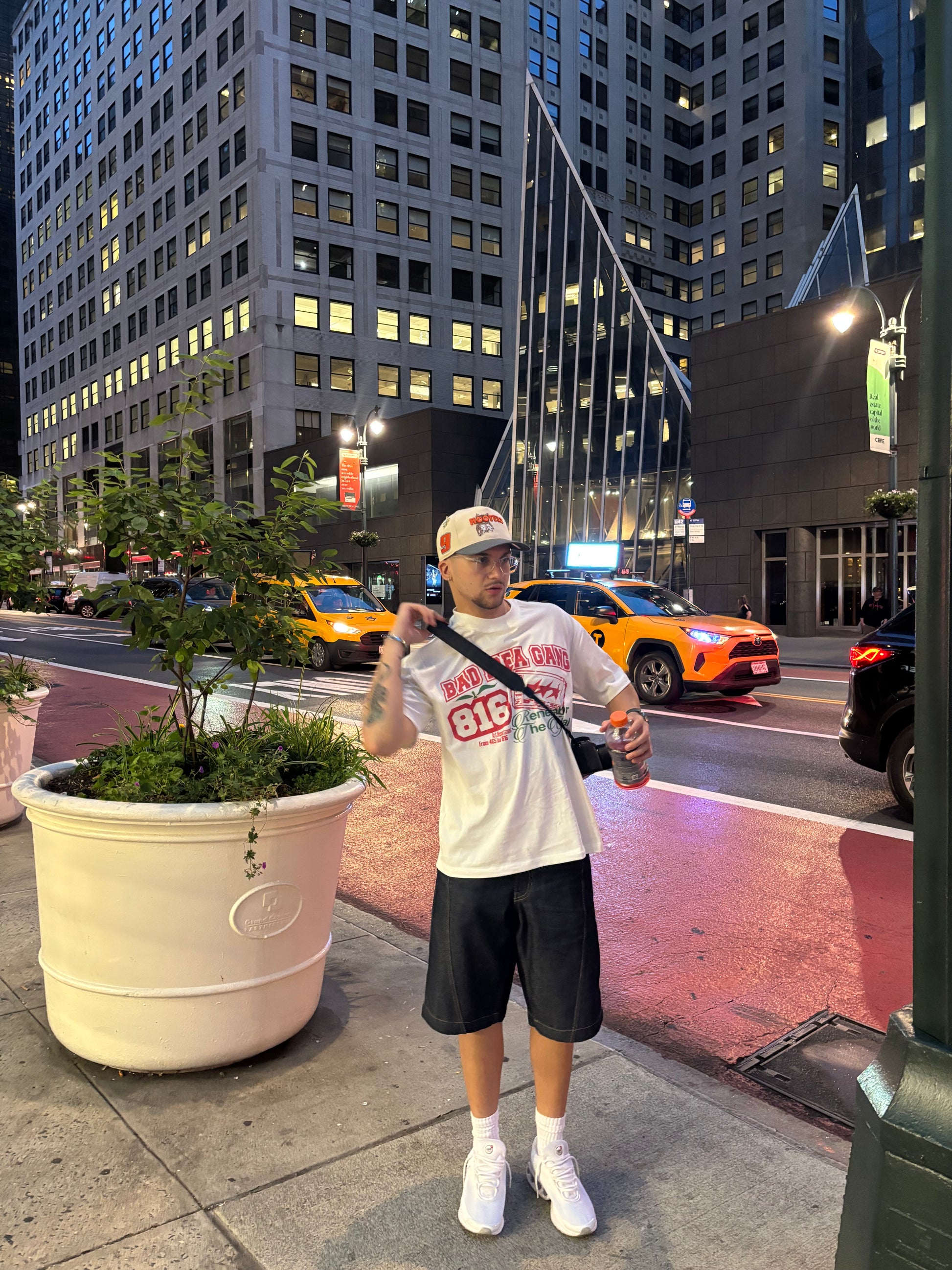 BIG APPLE TEE